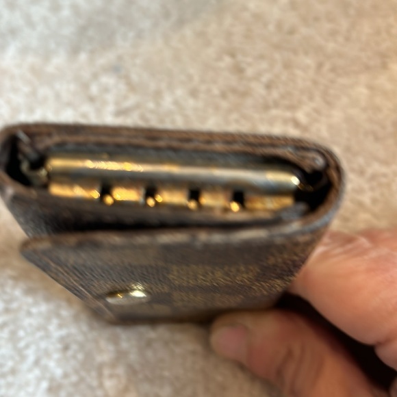 Louis Vuitton Damier Ebene 4 Key Holder - Picture 4 of 6